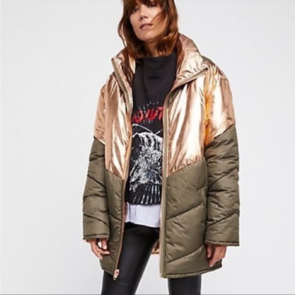 FREE PEOPLE Size XS Reversible Nylon Puffer Oversized Metallic Gold Green Coat - Picture 1 of 16